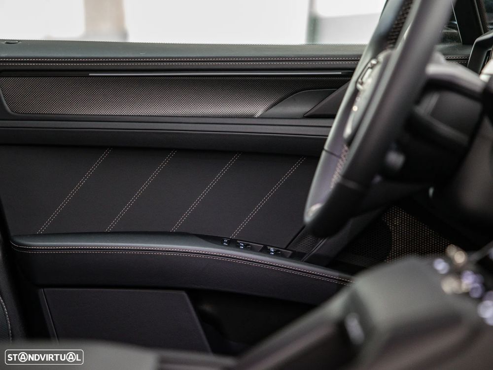 Porsche Cayenne Electric Turbo - 50