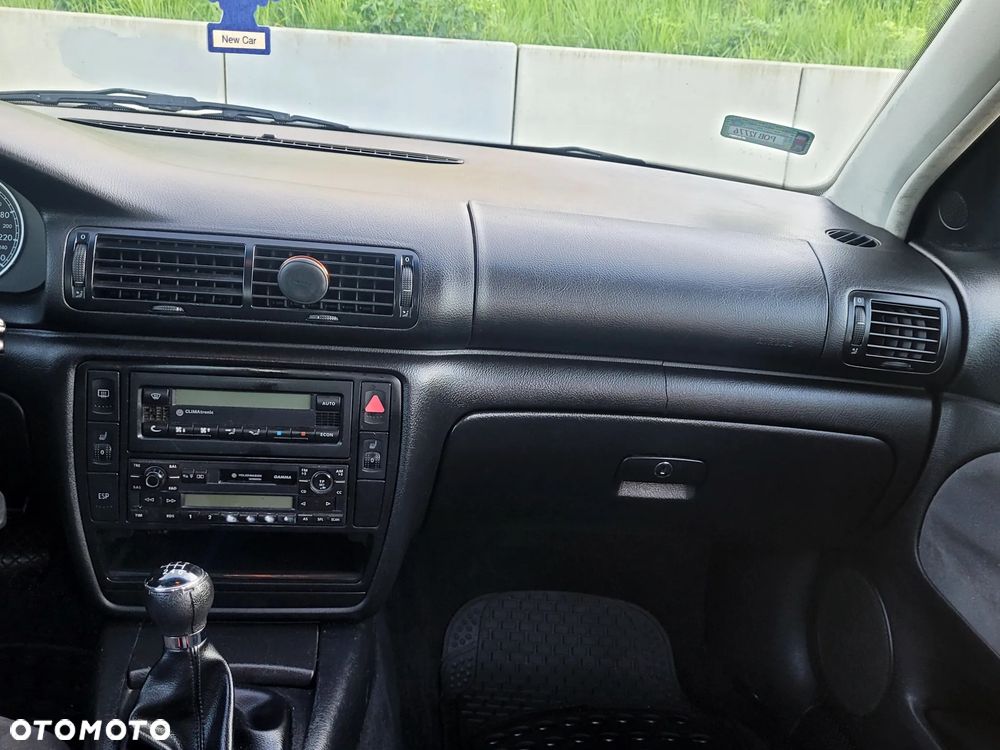 Volkswagen Passat 1.9 TDI 4Mot Comfortline - 9