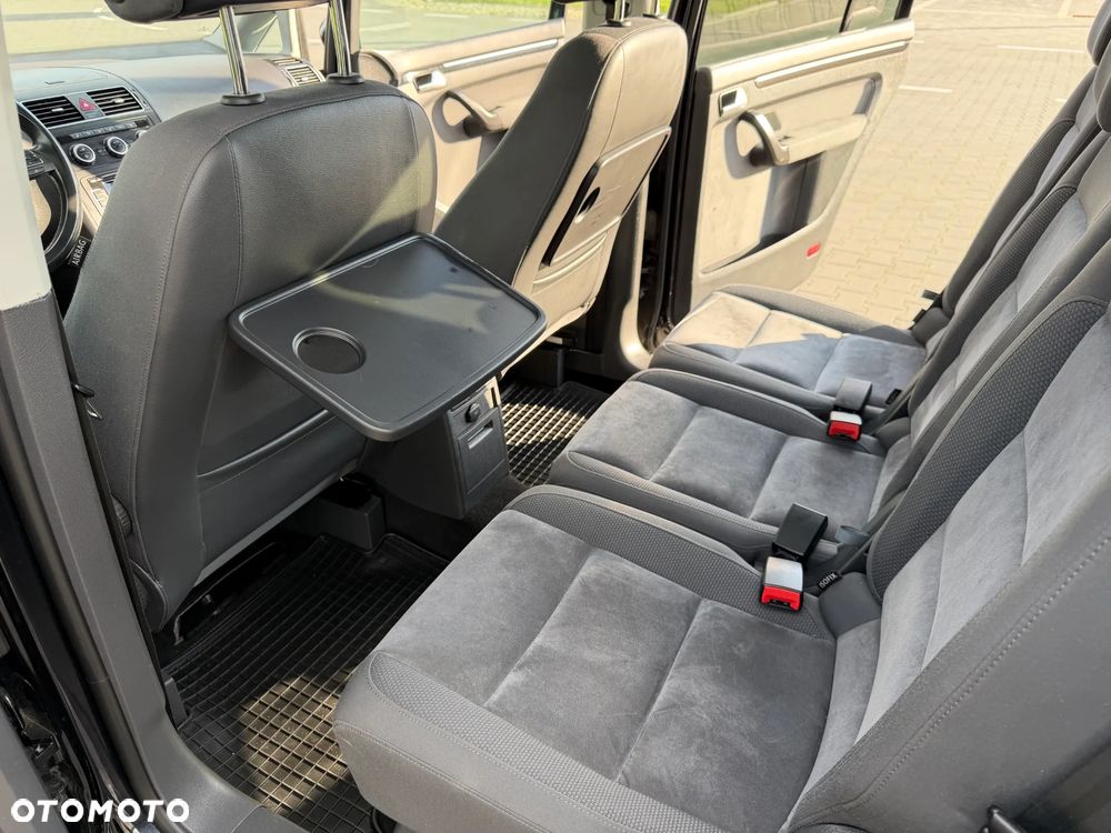 Volkswagen Touran 2.0 TDI DPF BlueMotion Technology Comfortline - 14
