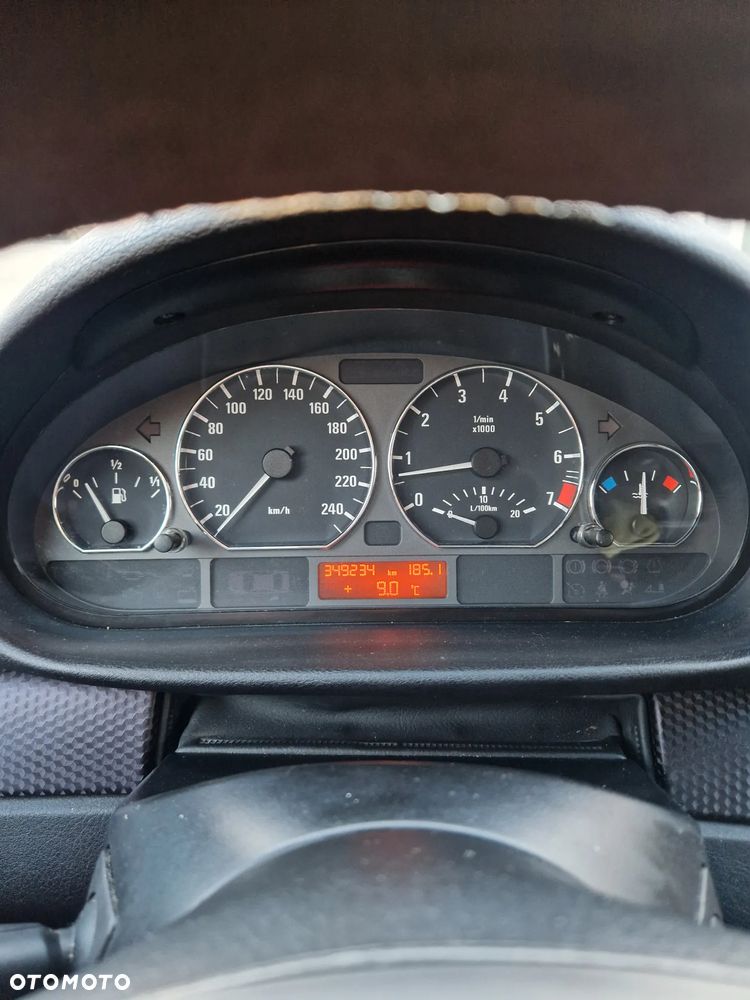 BMW Seria 3 320i - 13