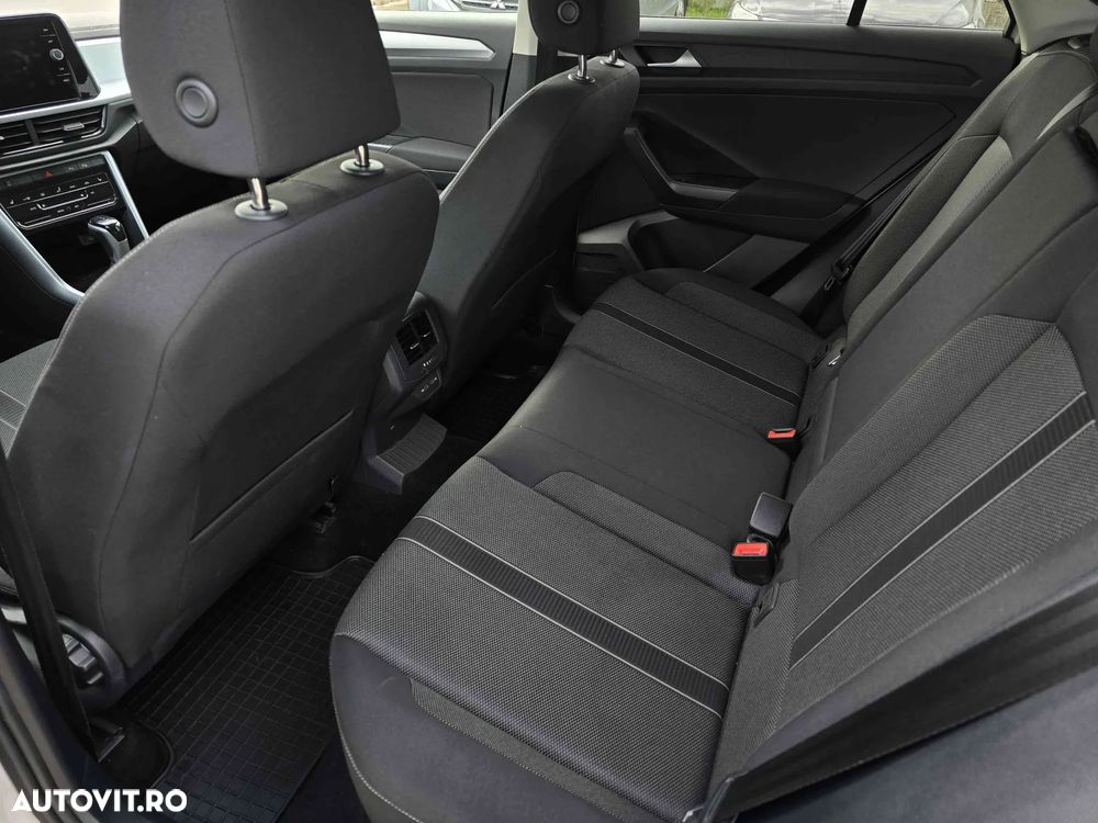 Volkswagen T-Roc - 9