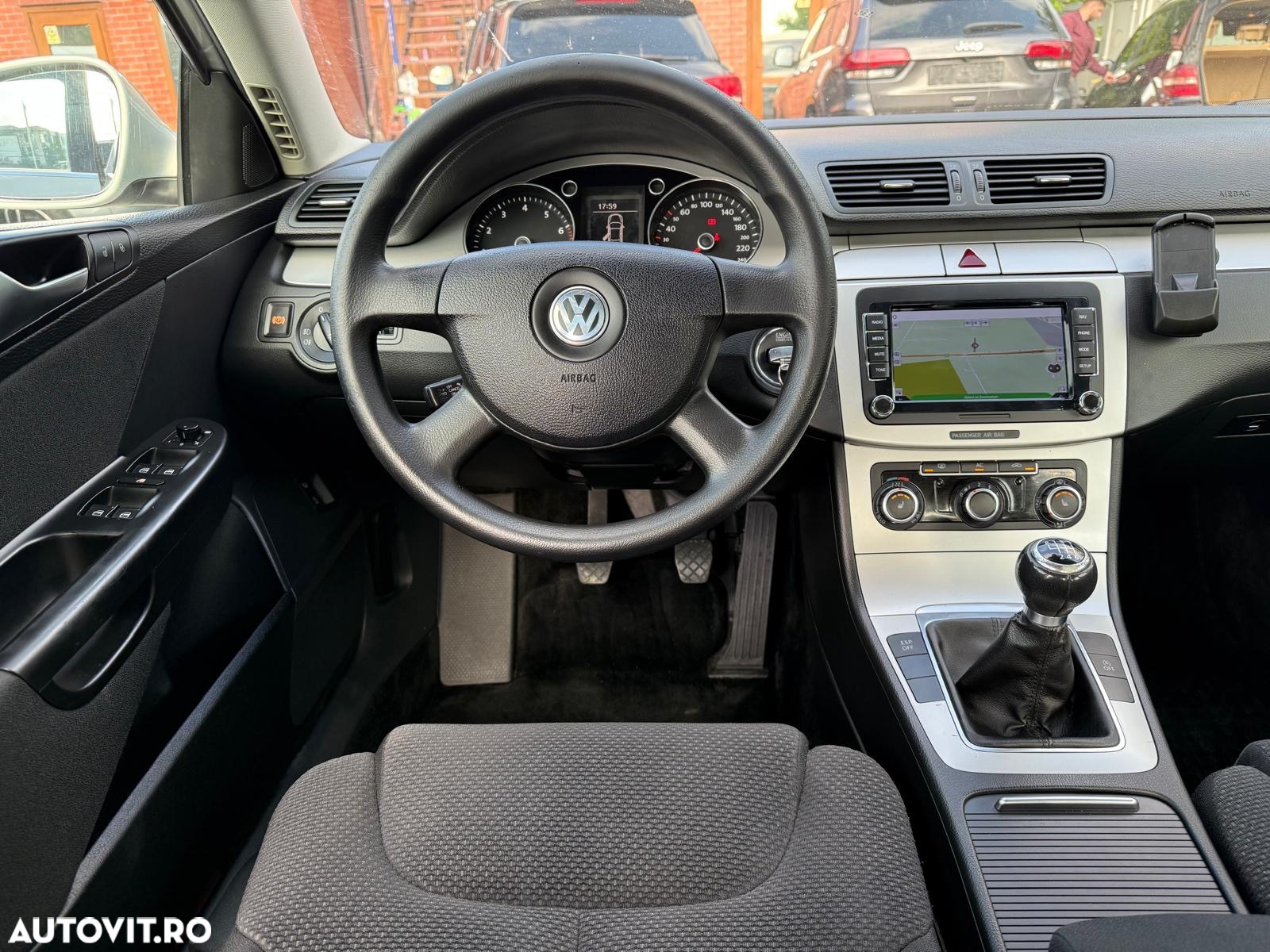 Volkswagen Passat - 19