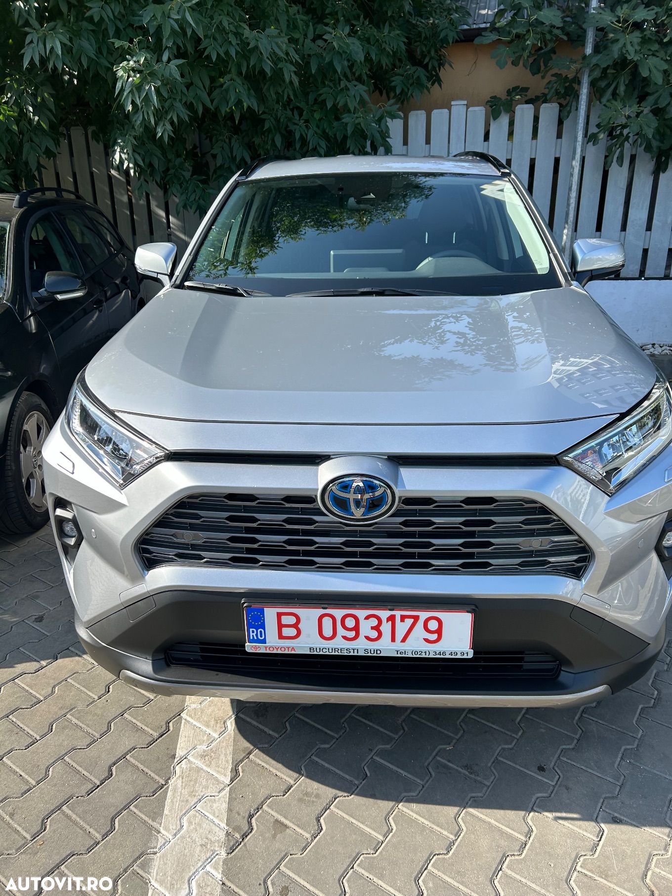 Toyota RAV4 - 1