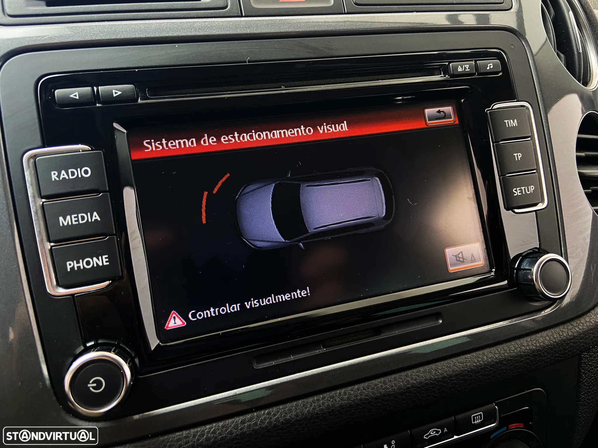 VW Tiguan 2.0 TDi Sport BlueMotion - 19