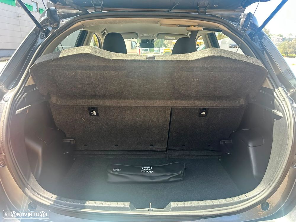 Toyota Yaris 1.5 HSD Comfort+P.Style - 8