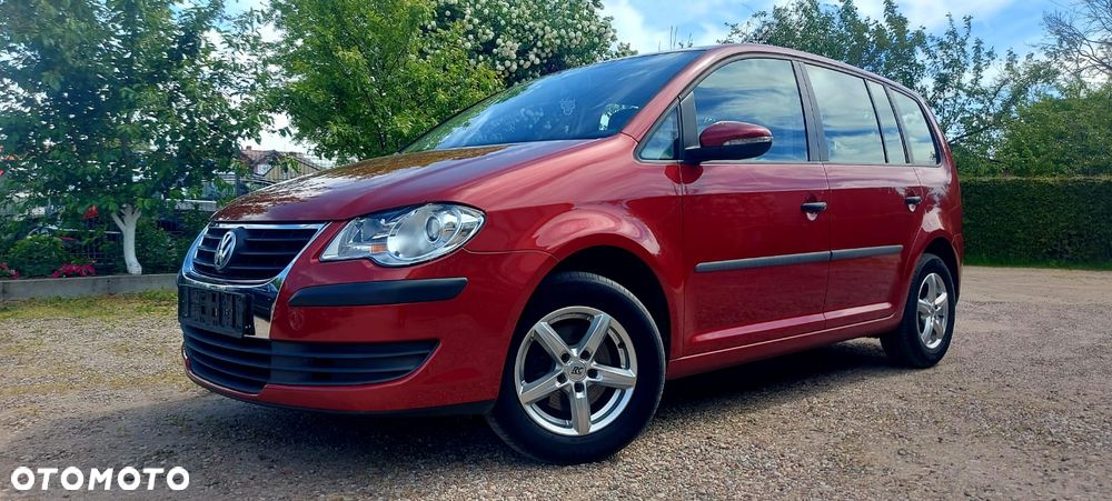 Volkswagen Touran 1.6 Conceptline - 1