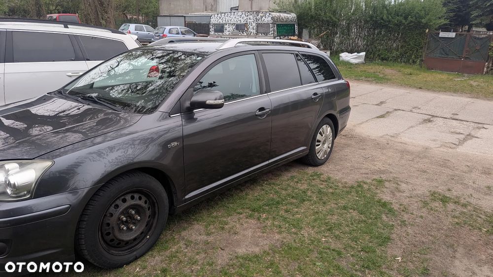 Toyota Avensis 2.2 D-4D X - 1