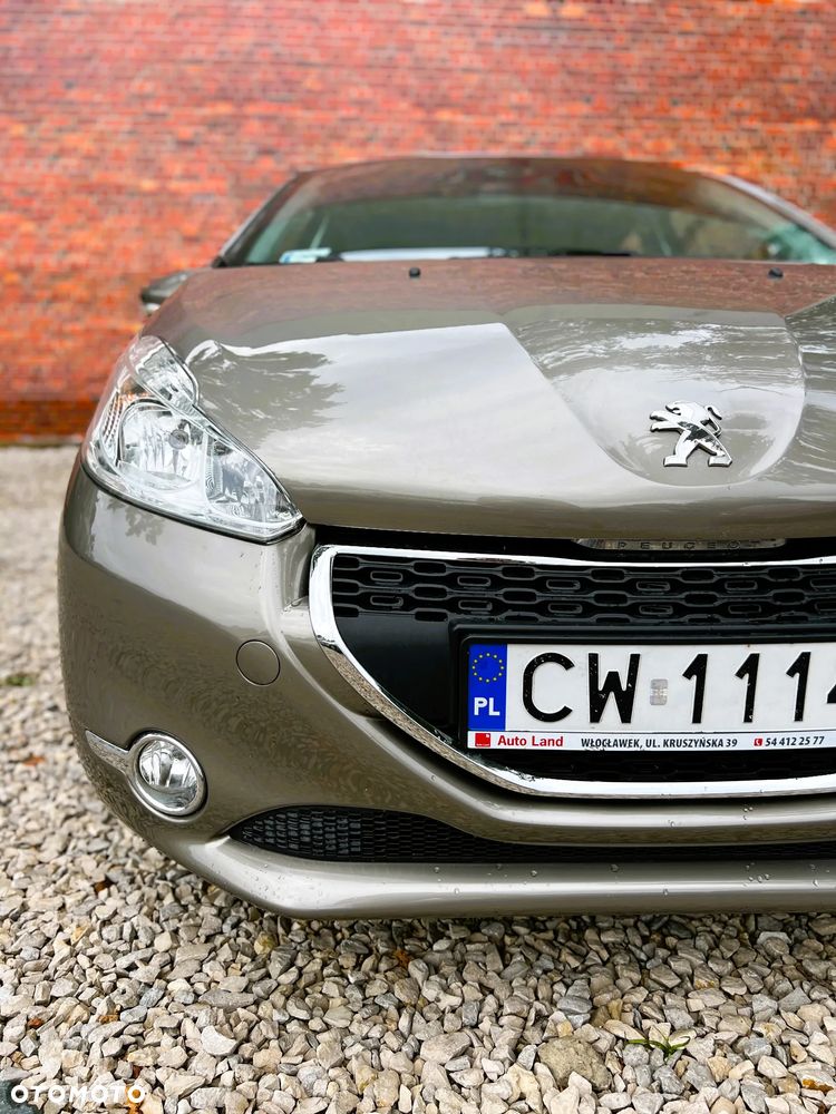 Peugeot 208 - 37