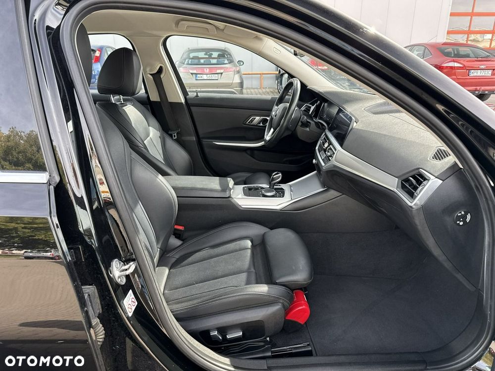 BMW Seria 3 320d MHEV Luxury Line - 20