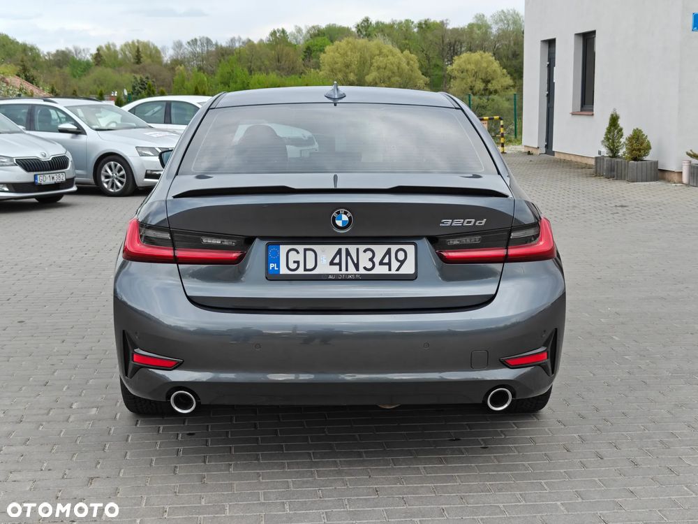 BMW Seria 3 320d Sport Line - 6