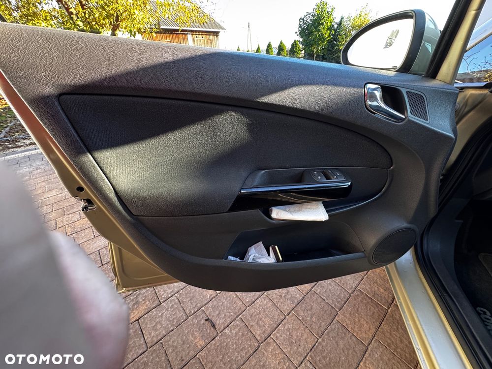 Opel Corsa 1.2 16V - 19