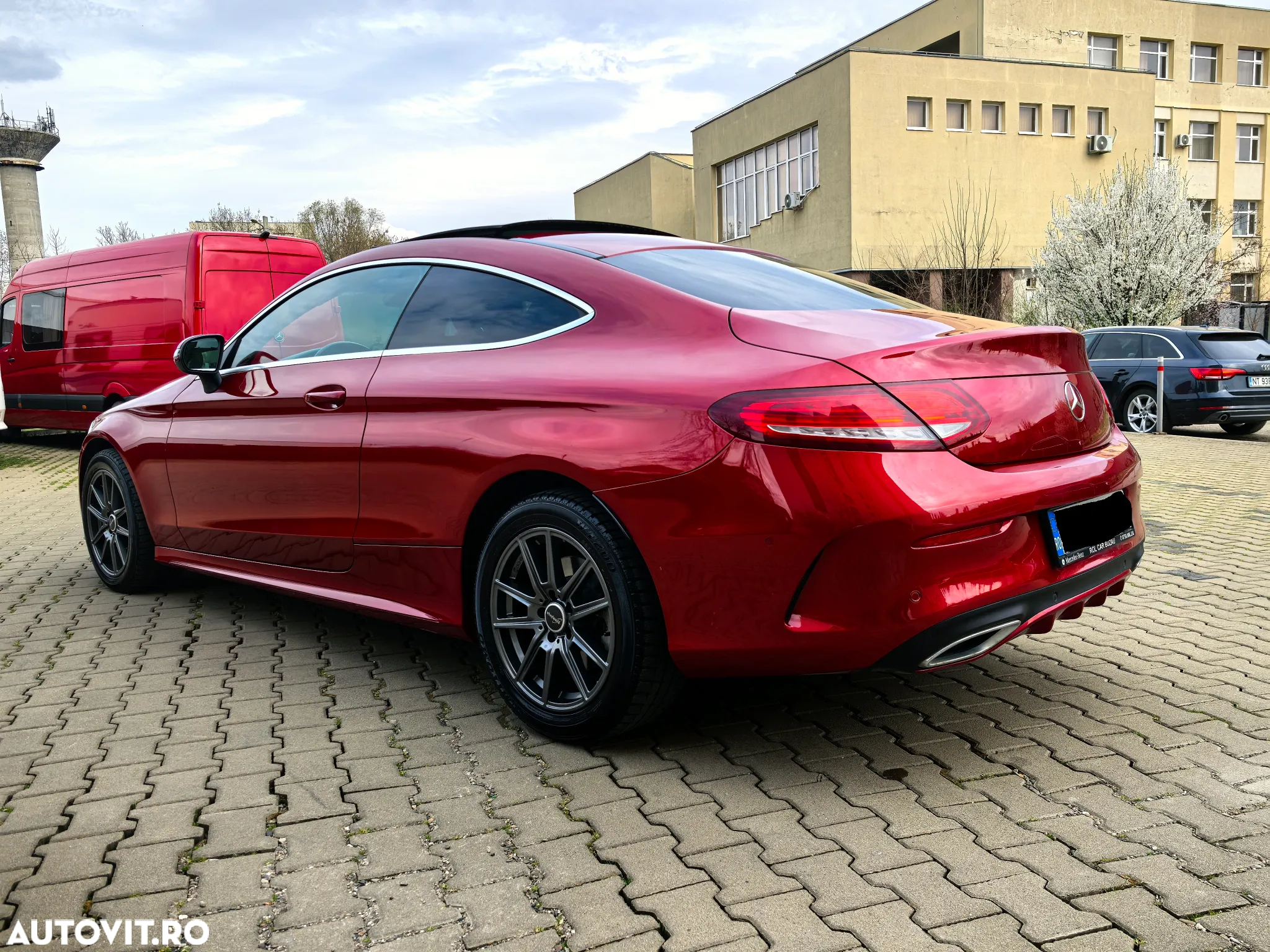 Mercedes-Benz C 250 d Coupe 4Matic 9G-TRONIC AMG Line - 9