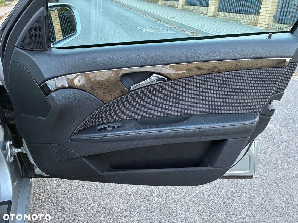 Mercedes-Benz Klasa E - 17