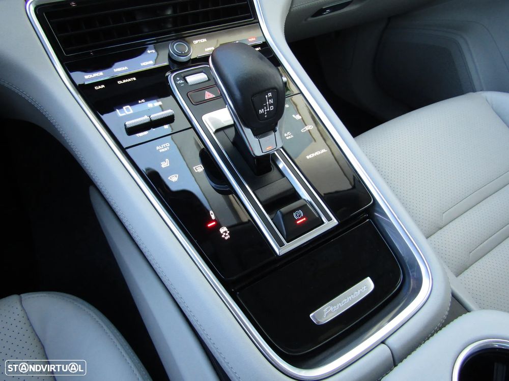 Porsche Panamera Sport Turismo 4 E-Hybrid - 18