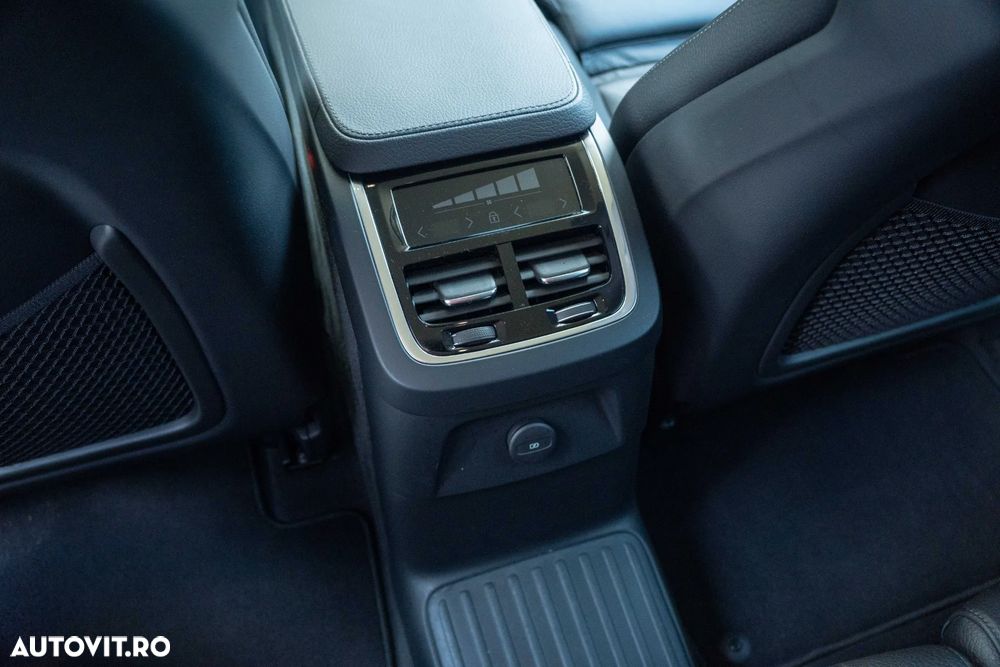 Volvo XC 90 T8 AWD Recharge Geartronic Inscription Edition - 32