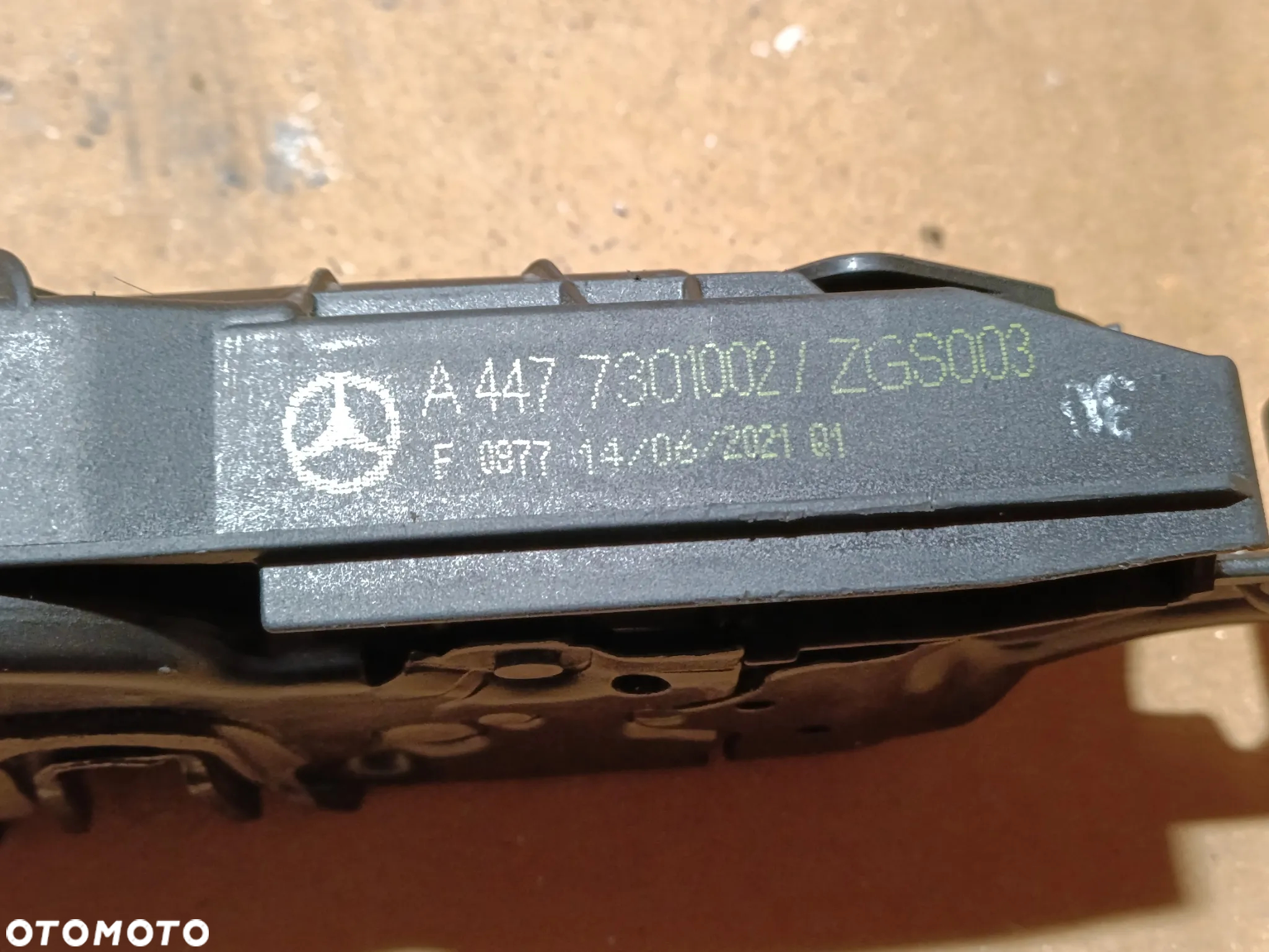 Zamek Drzwi przesuwnych prawy Mercedes Benz Vito W447 A4477301002 - 10