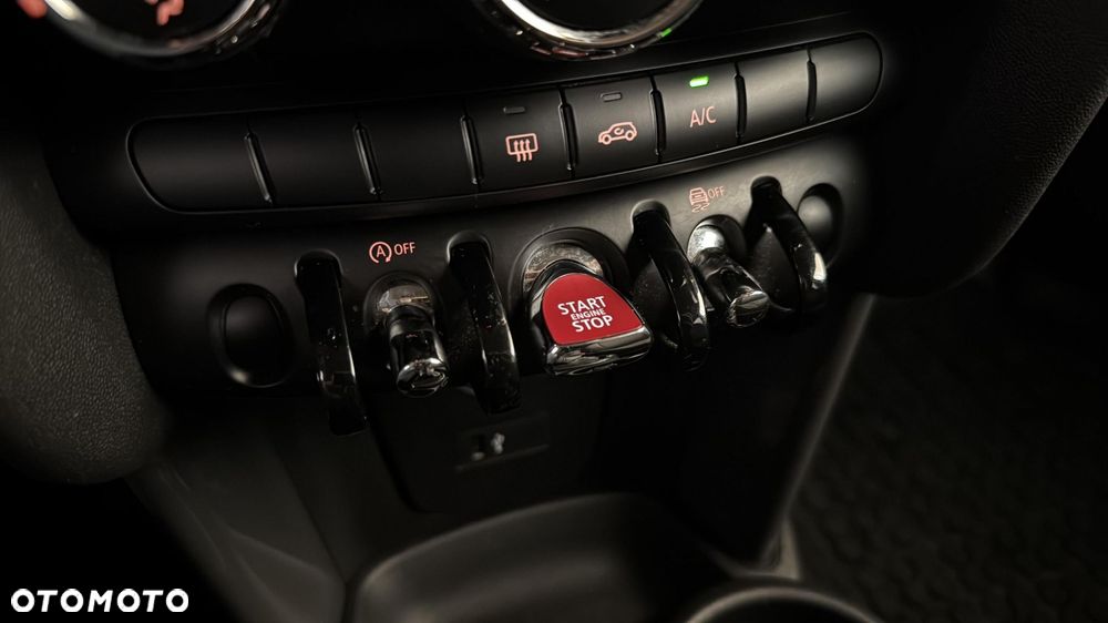 MINI Cooper Standard - 25