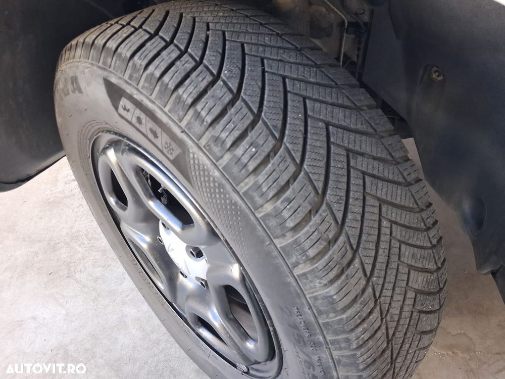 Dacia Duster 1.6 4x2 Laureate - 17