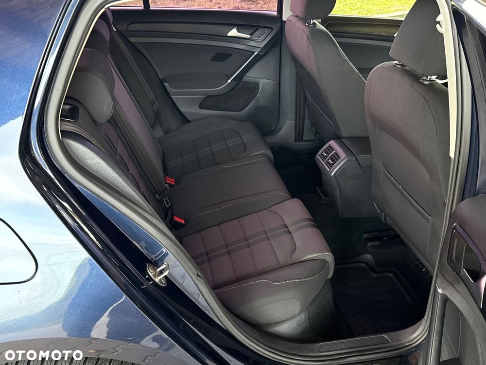 Volkswagen Golf 1.6 TDI BlueMotion Technology Comfortline - 13