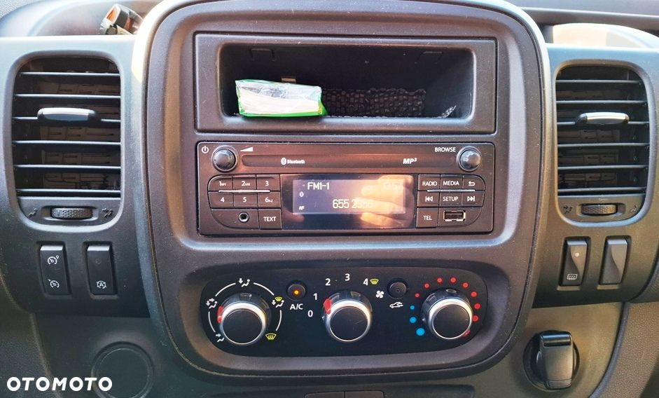 Renault TRAFIC III - 15