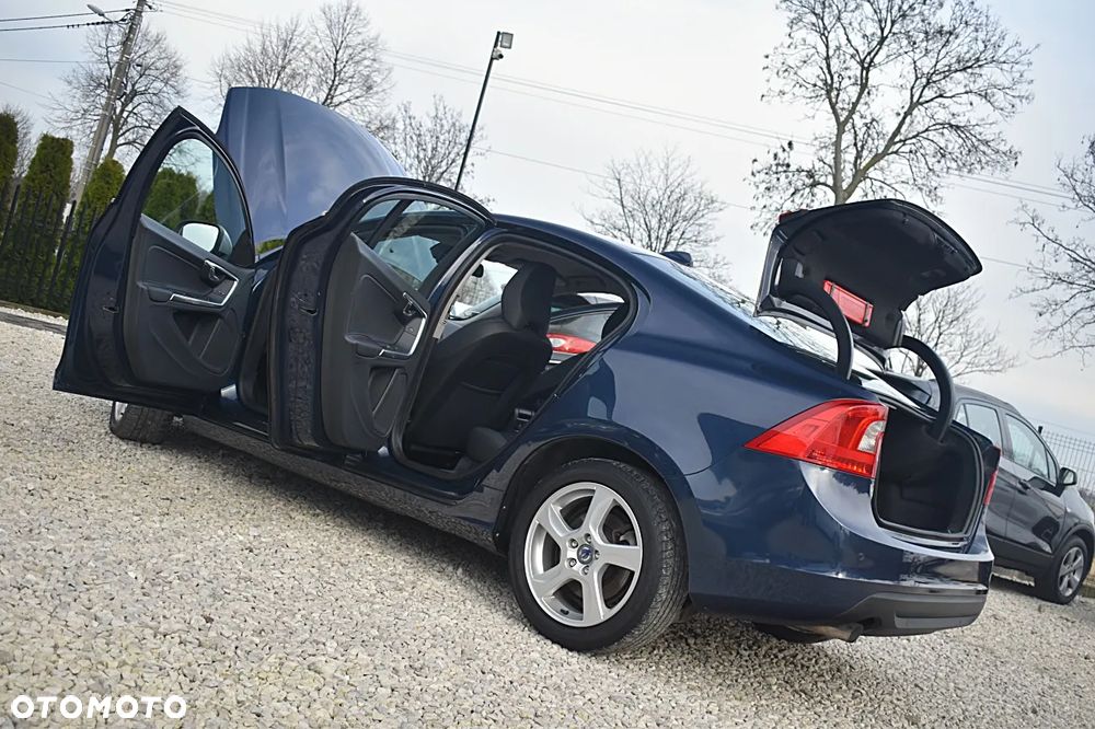 Volvo S60 D3 Momentum - 14