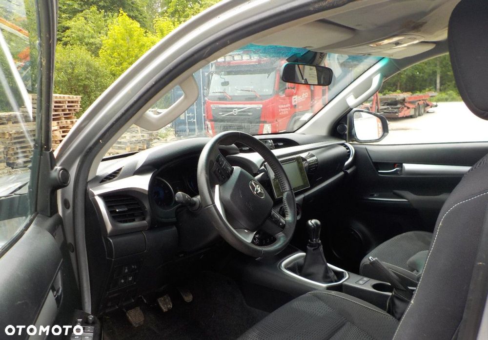Toyota Hilux - 17