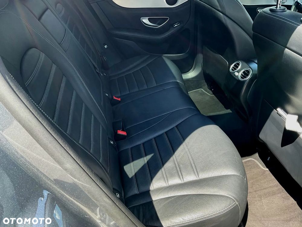 Mercedes-Benz GLC 250 4Matic 9G-TRONIC AMG Line - 19