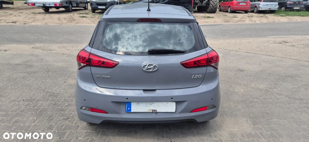 Hyundai i20 1.2 Fresh - 12