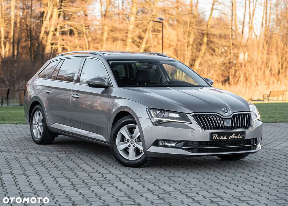 Skoda Superb Combi 2.0 TDI DSG Premium Edition - 2