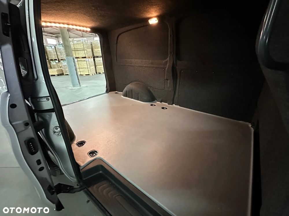 Mercedes-Benz VITO - 11