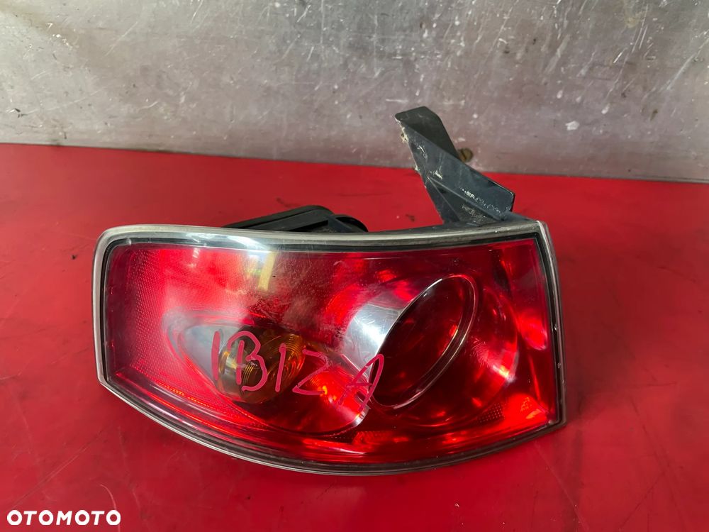 LAMPA LEWA TYLNA SEAT IBIZA - 1