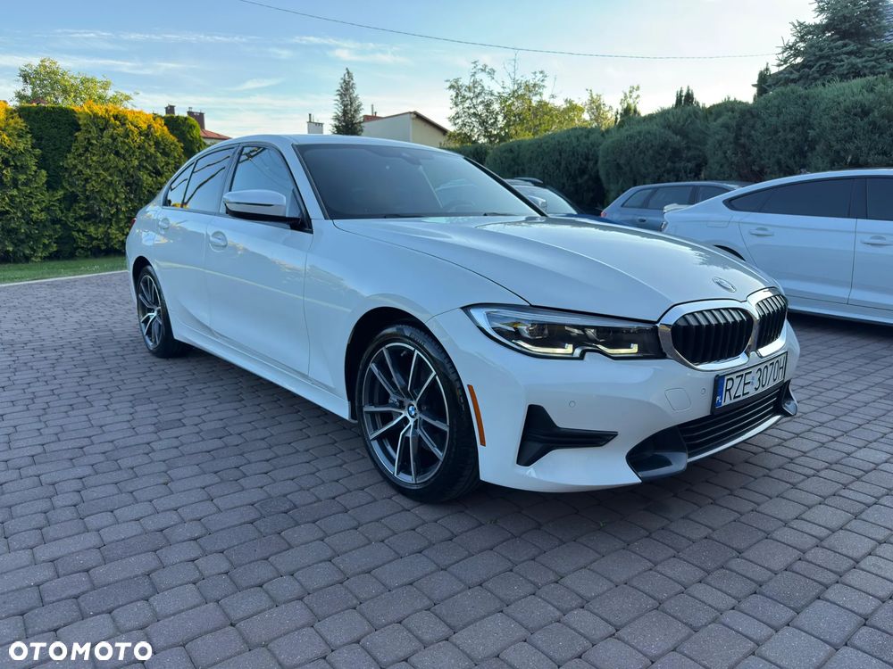 BMW Seria 3 330i xDrive Sport Line - 4