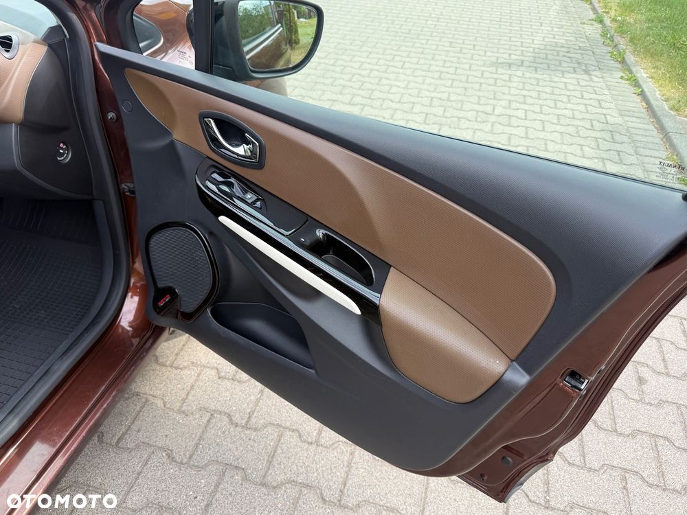 Renault Clio - 21