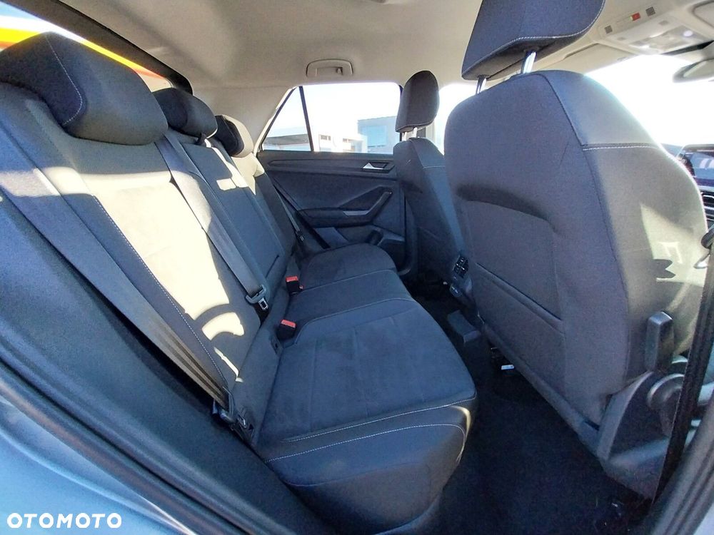 Volkswagen T-Roc - 8