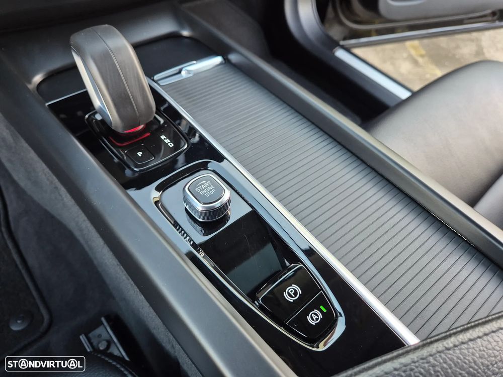 Volvo XC 60 2.0 T6 PHEV Inscription AWD - 38