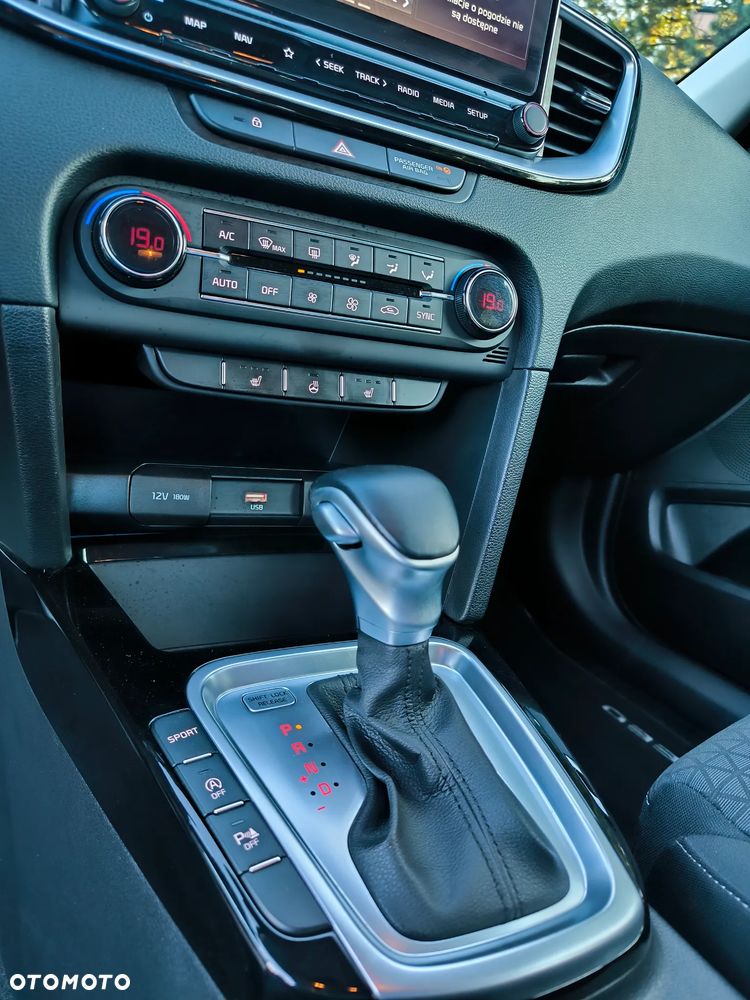 Kia Ceed 1.6 CRDi Eco-Dynamics+(48V Mild-Hybr.) DCT7 Platinum Edition - 21