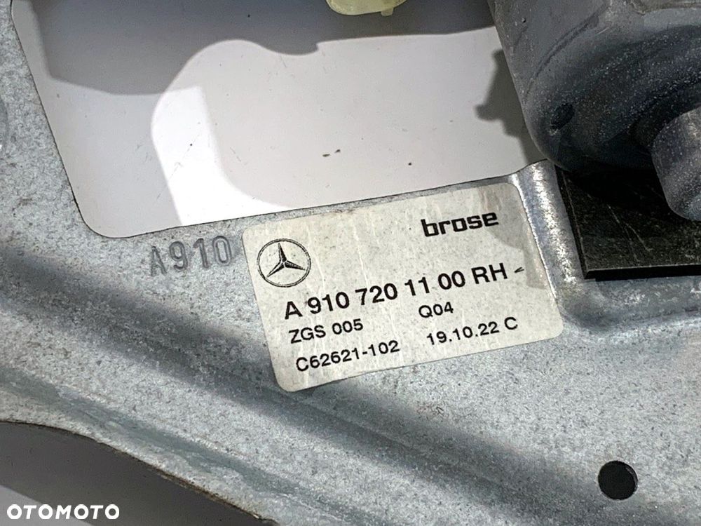 PODNOŚNIK SZYBY PRAWY PRZÓD  MERCEDES-BENZ SPRINTER 3,5-t Tourer Bus (B907) 2018 - 2022 317 CDI - 5