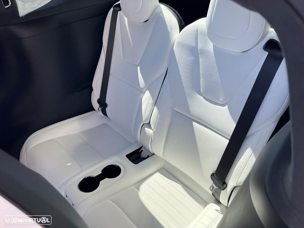 Tesla Model X Plaid AWD - 11