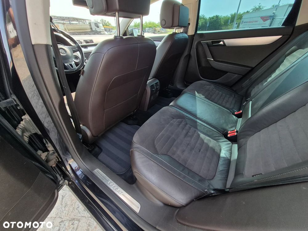 Volkswagen Passat - 4