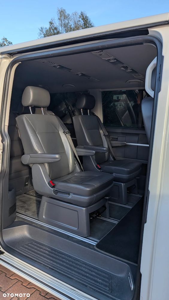 Volkswagen Multivan - 10