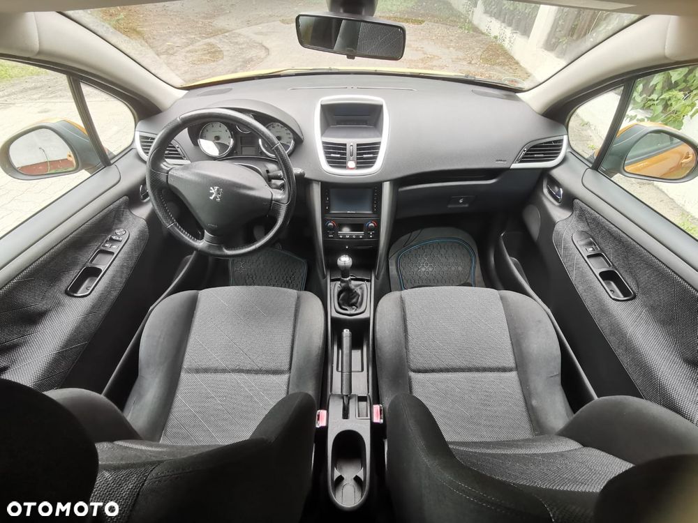 Peugeot 207 - 13