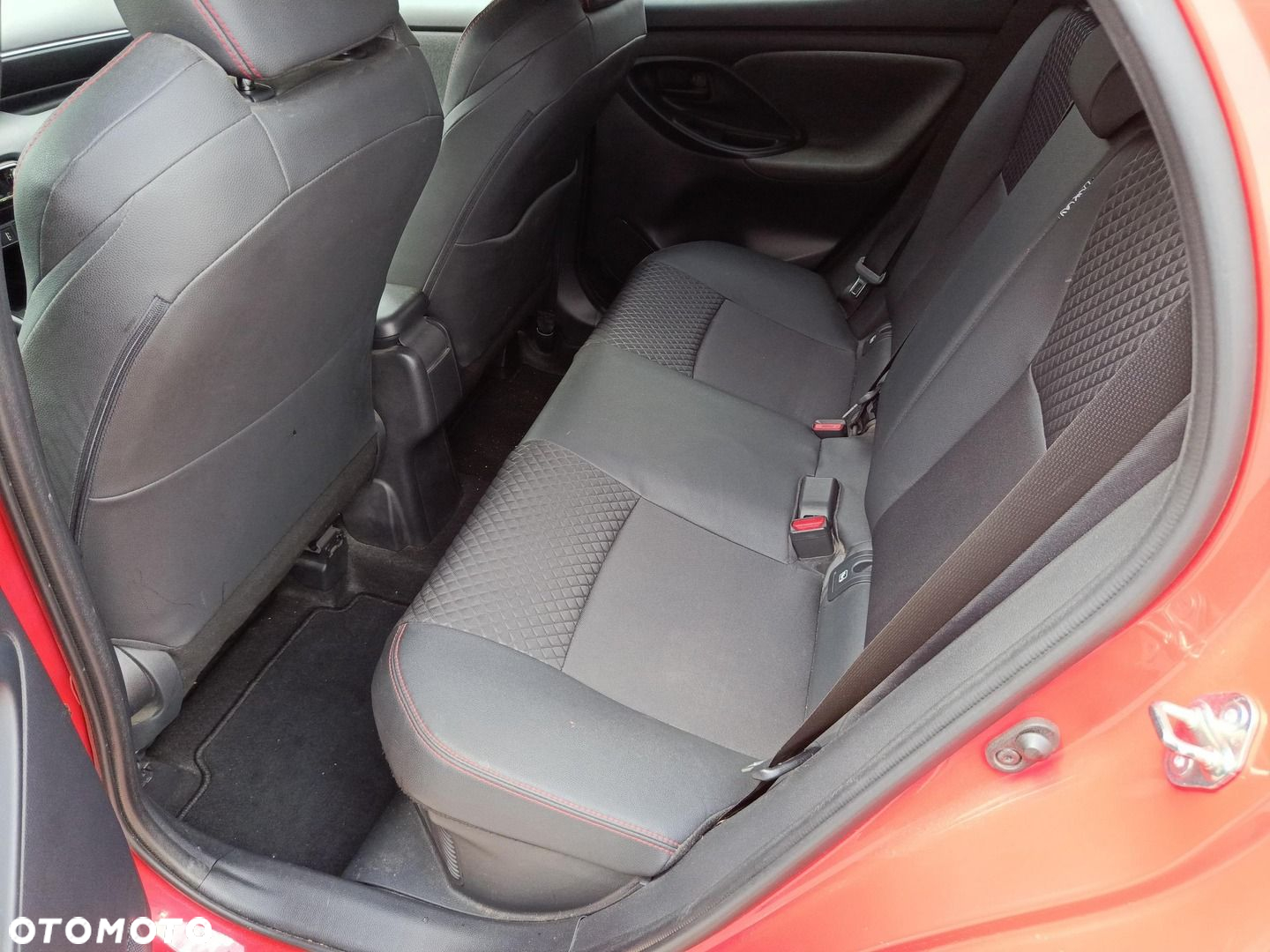 Toyota Yaris - 14