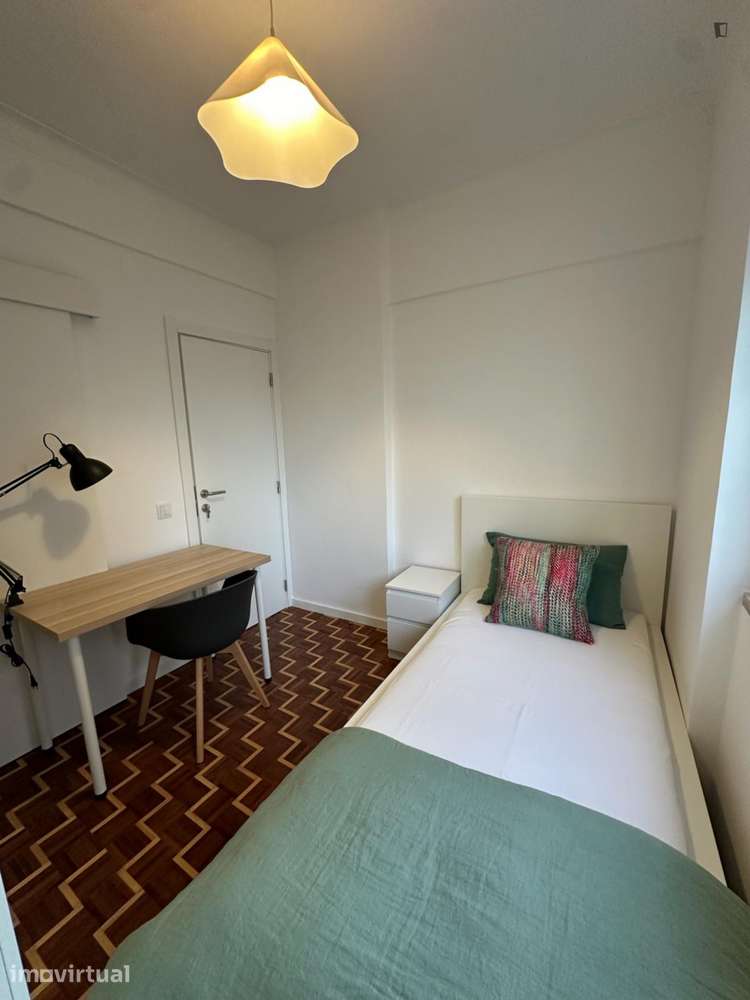 Quarto - localizado em Almada Lisbon - Grande imagem: 5/17