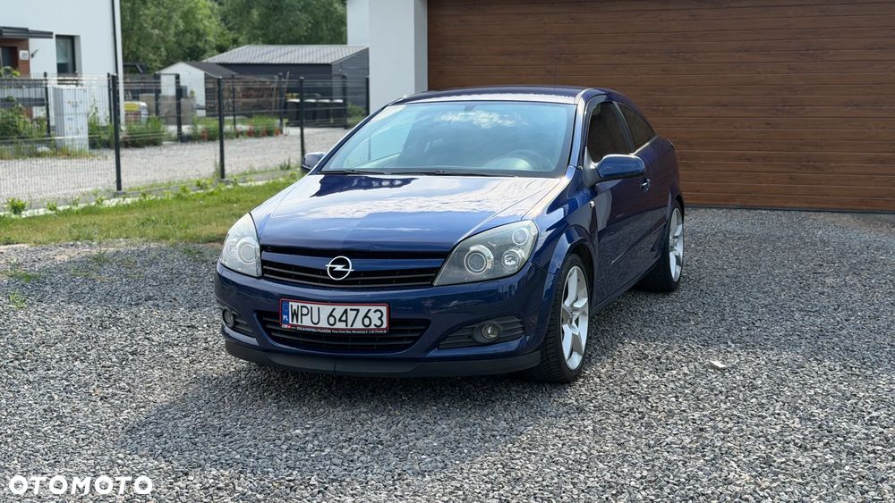 Opel Astra 2.0 T Cosmo - 4