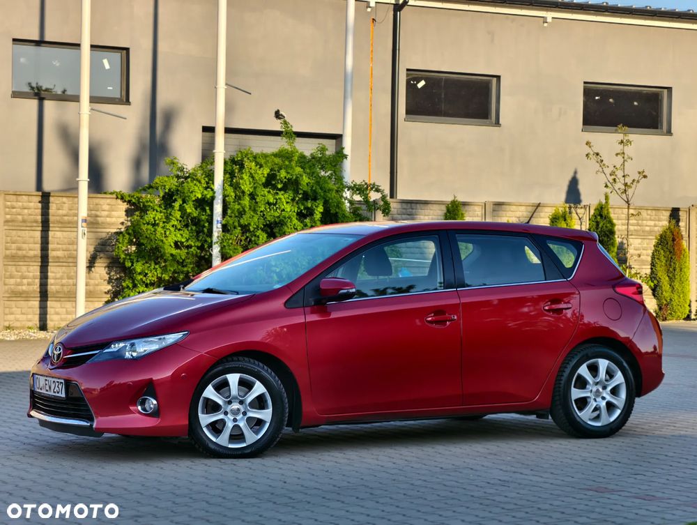 Toyota Auris 2.0 D-4D Executive - 29