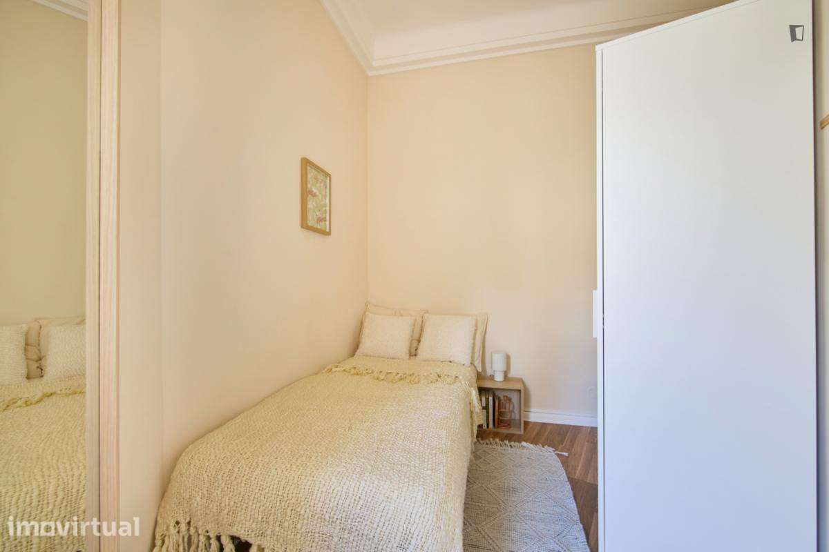 Quarto - localizado em Alameda Lisbon - Grande imagem: 2/48