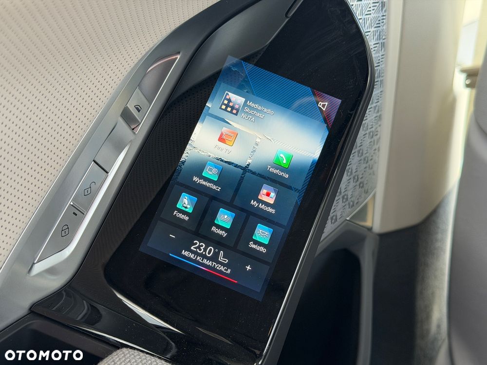 BMW i7 - 25