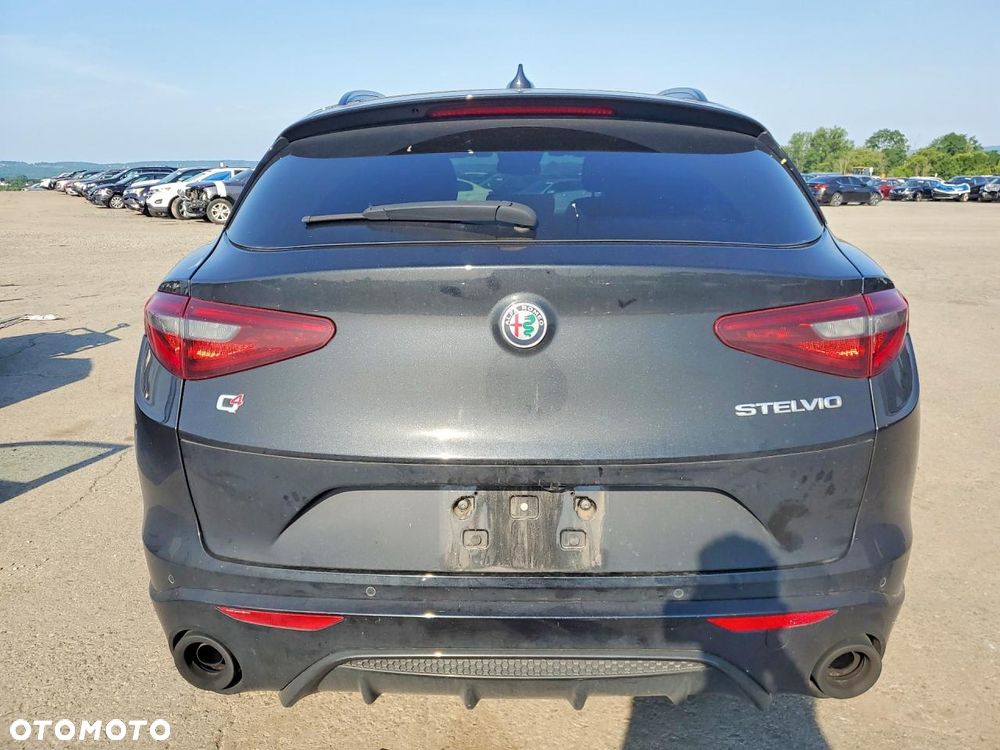 Alfa Romeo Stelvio 2.0 Turbo 16V AT8-Q4 Veloce Ti - 7