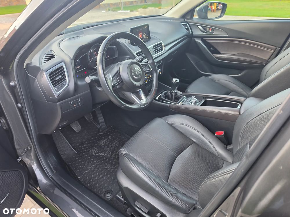 Mazda 3 - 8