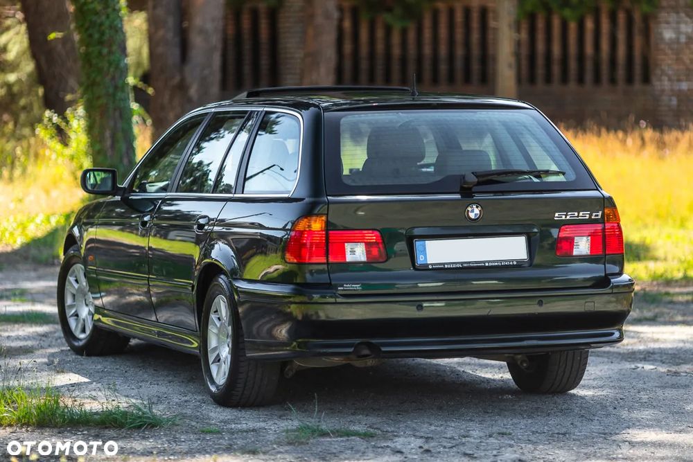 BMW Seria 5 525d Touring - 14